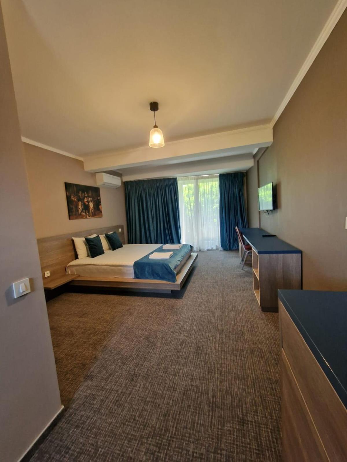 Albert Hotel Rosu Bagian luar foto